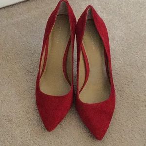 Gorgeous Ann Taylor red suede heels